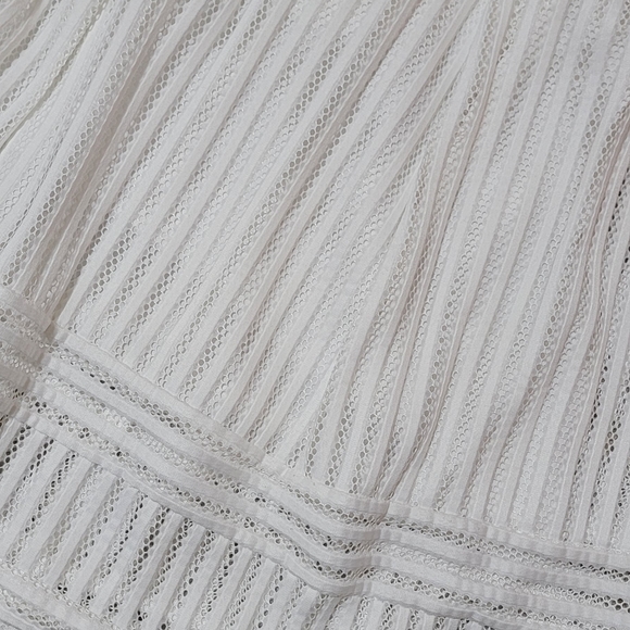 White skirt - Picture 2 of 3